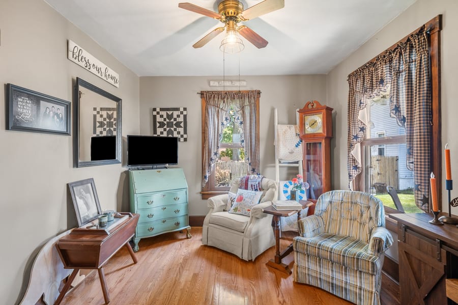 3051 Perrydale St NW — photo 11 of 42