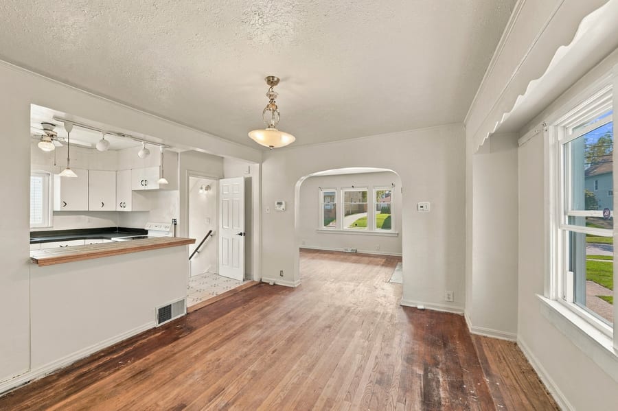 4018 Gifford Avenue — photo 9 of 27