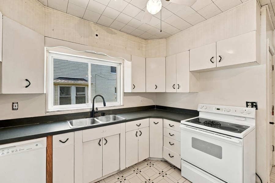 4018 Gifford Avenue — photo 13 of 27