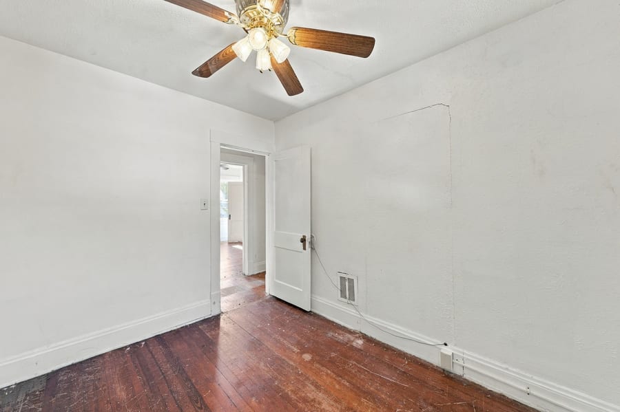 4018 Gifford Avenue — photo 15 of 27