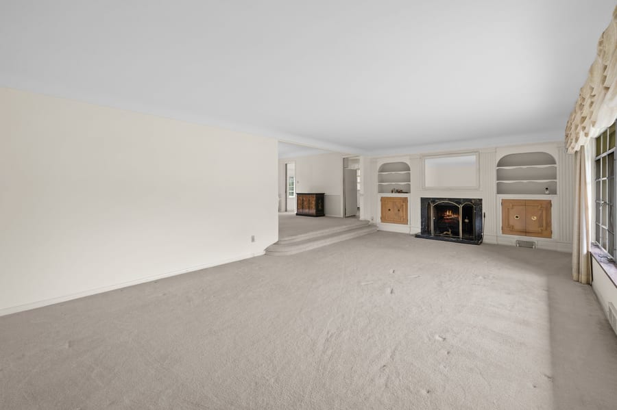 16236 Northvale Boulevard — photo 5 of 44