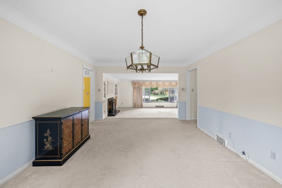 16236 Northvale Boulevard — photo 8 of 44