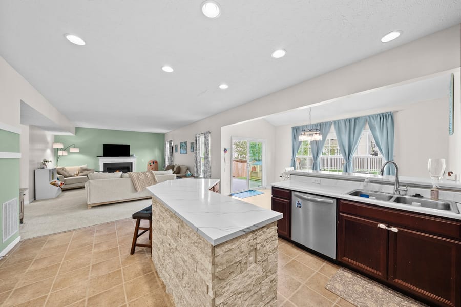 9167 Stonegate Circle, North Ridgeville, OH 44039 — photo 11 of 37