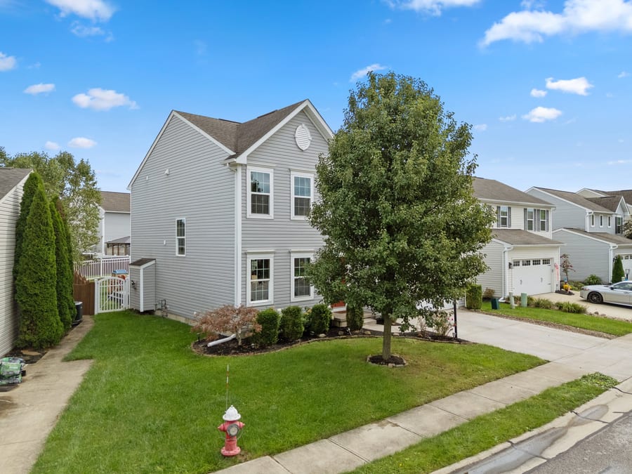 9167 Stonegate Circle, North Ridgeville, OH 44039 — photo 3 of 37