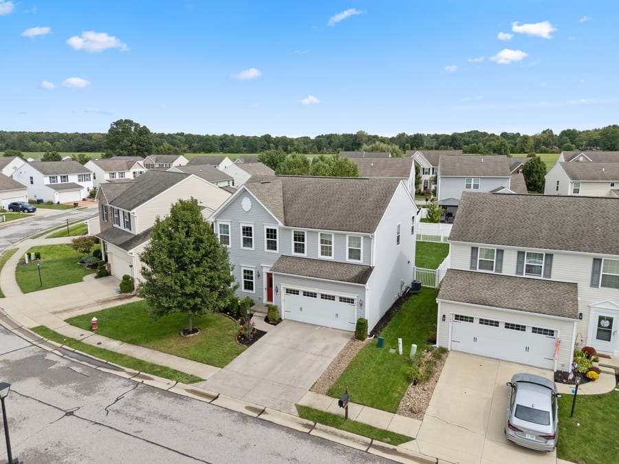9167 Stonegate Circle, North Ridgeville, OH 44039 — photo 4 of 37