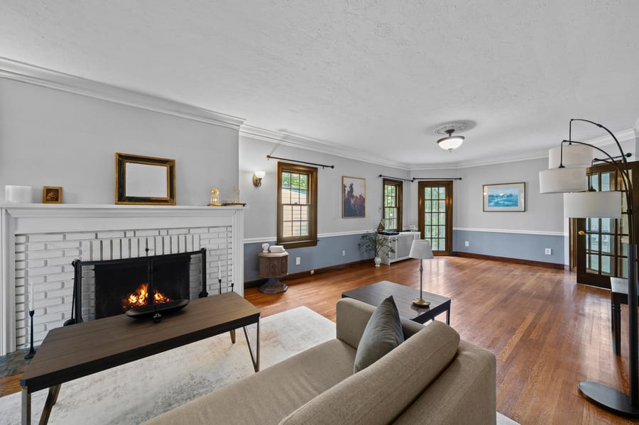 3319 Kenmore Rd — photo 12 of 51