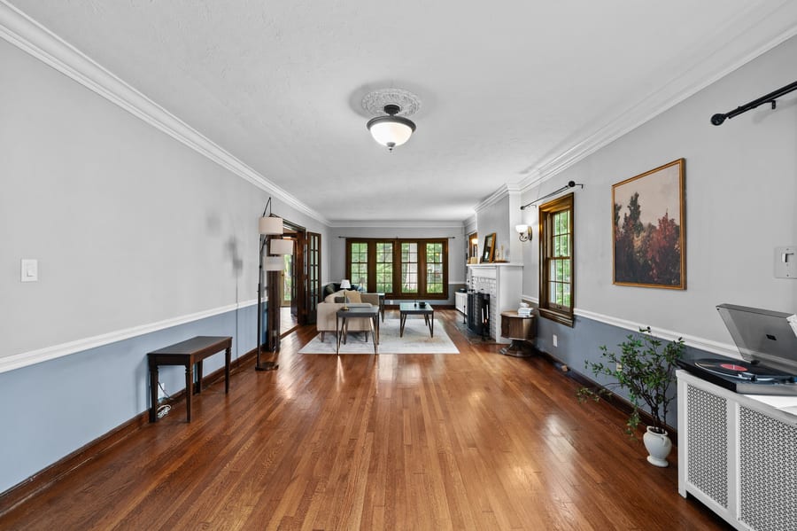 3319 Kenmore Rd — photo 14 of 51