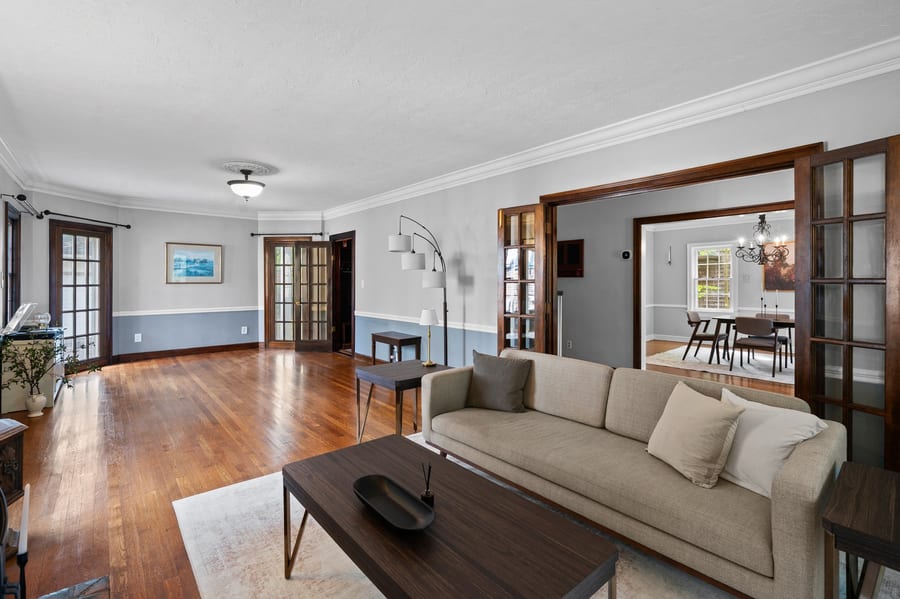 3319 Kenmore Rd — photo 13 of 51