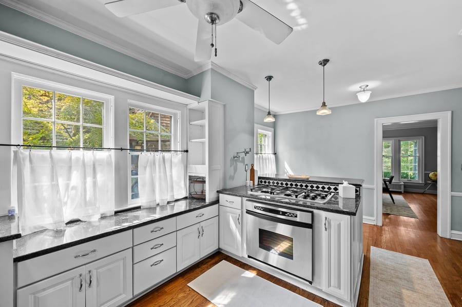 3319 Kenmore Rd — photo 18 of 51