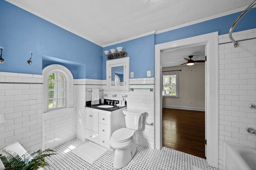 3319 Kenmore Rd — photo 29 of 51