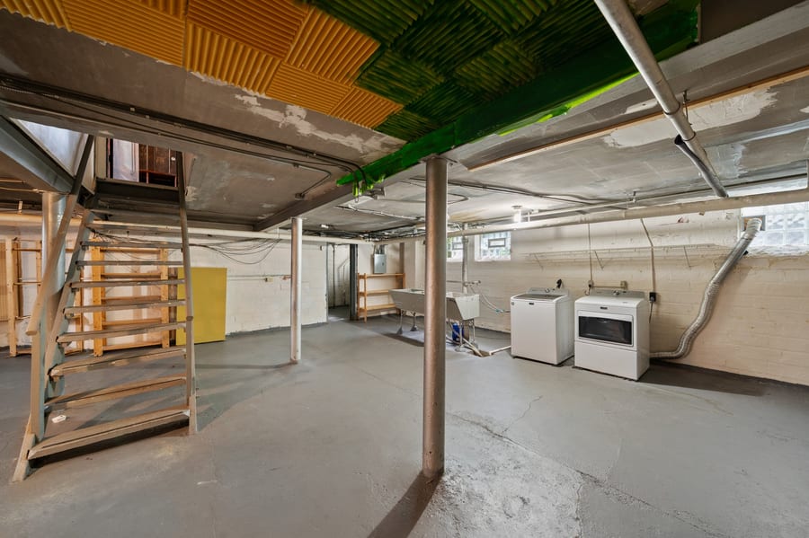 3319 Kenmore Rd — photo 44 of 51