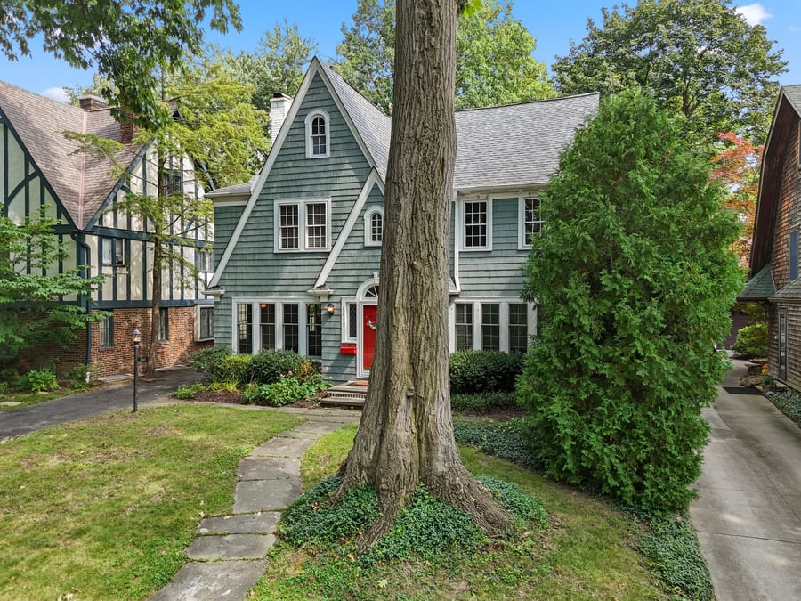 3319 Kenmore Rd — photo 3 of 51