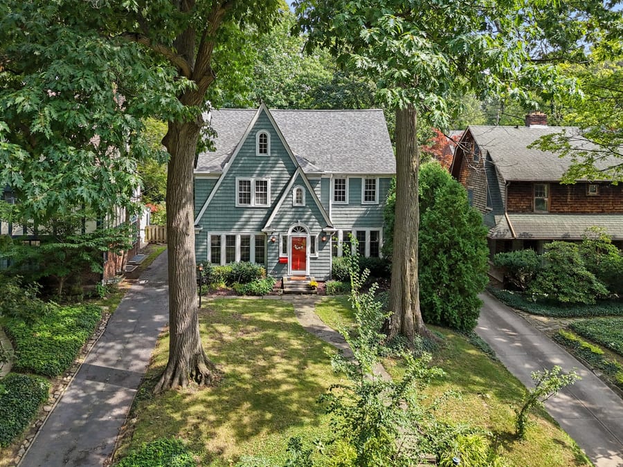 3319 Kenmore Rd — photo 4 of 51