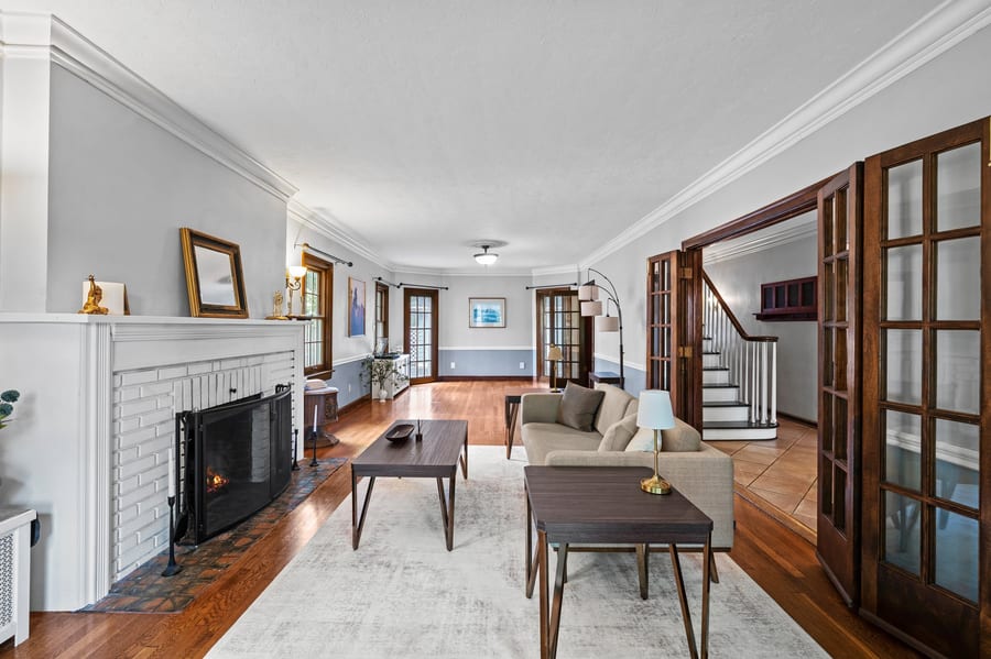 3319 Kenmore Rd — photo 11 of 51