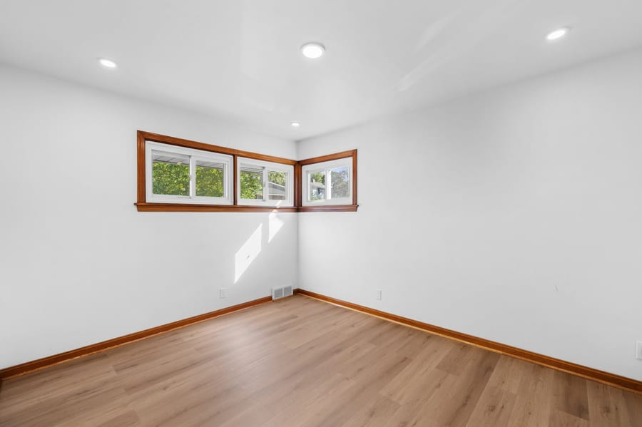 1908 Valley Road — photo 18 of 40