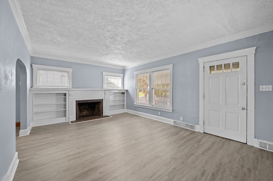 160 Claremont Avenue Northwest — photo 5 of 36
