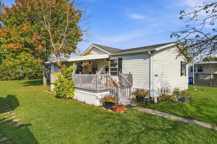 1525 Lancelot Street — photo 1 of 28