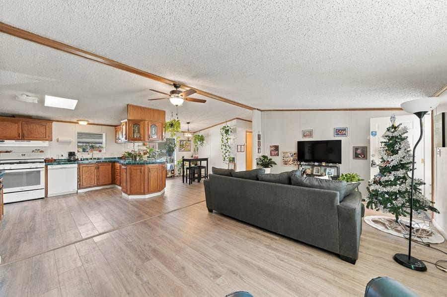1525 Lancelot Street — photo 7 of 28